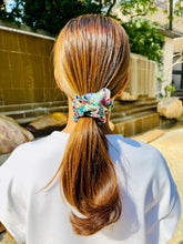 Load image into Gallery viewer, Silk Scrunchies