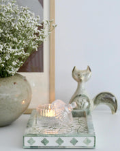 Load image into Gallery viewer, Vine Green Bone Inlay Mini Tray
