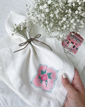 Load image into Gallery viewer, Peranakan Rose Linen Napkin Set
