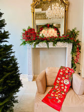 Load image into Gallery viewer, Singapore Gingerbread table runner
