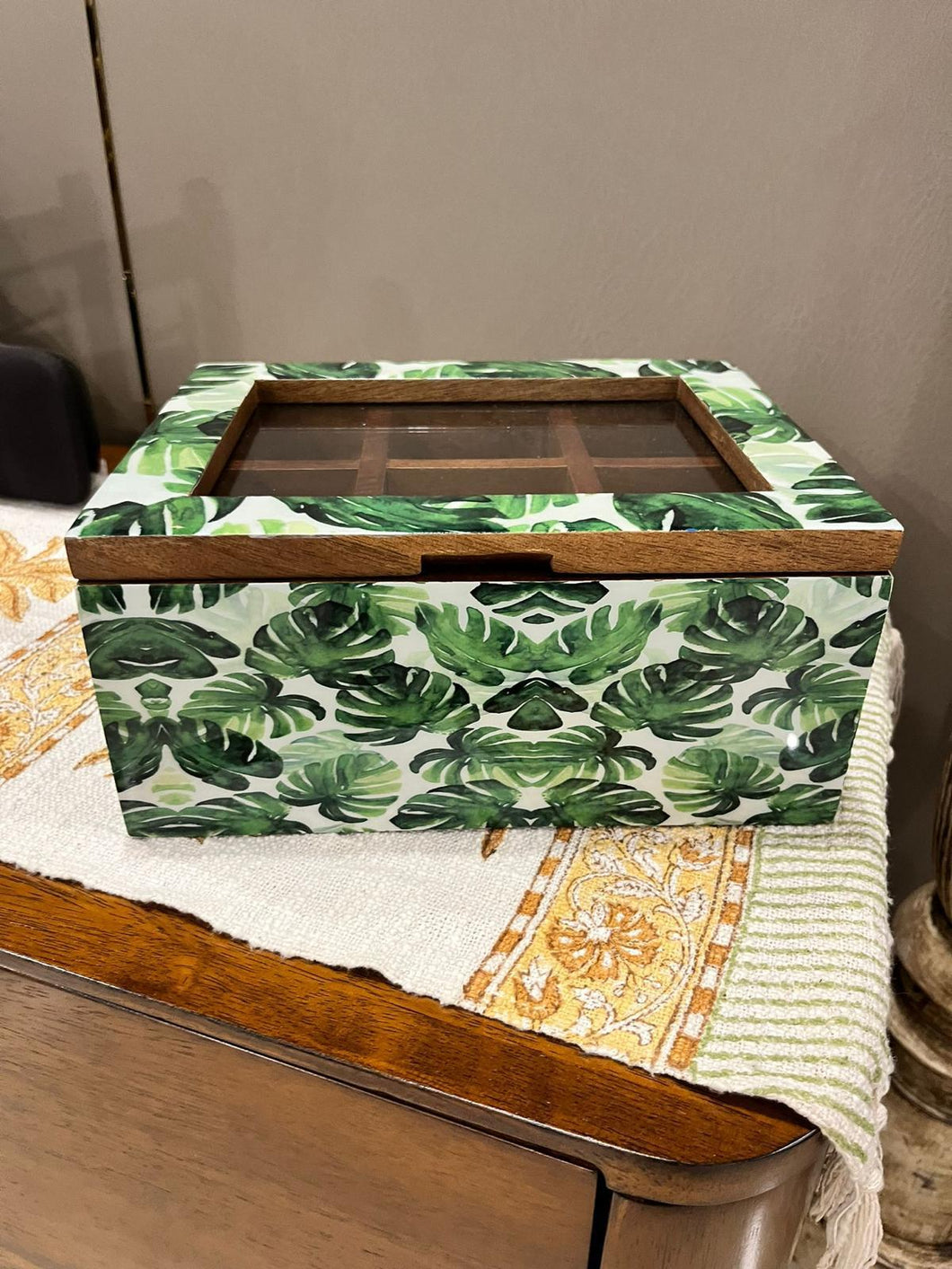 Monstera Mango Wood Tea Box