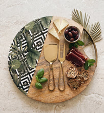 Load image into Gallery viewer, Tropical Round Cheeseboard with cutlery
