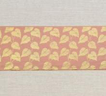 Load image into Gallery viewer, Leaf Creeper Table &amp; Bed Runner
